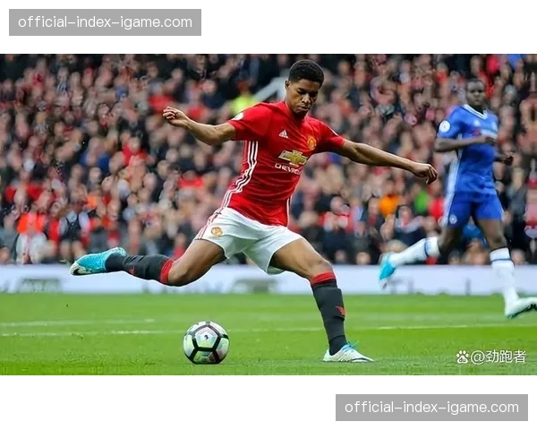 转播画面捕捉:瓜迪奥拉场边使用平板实时查看球队传球成功率热图 转播画面捕捉:瓜迪奥拉场边使用平板实时查看球队传球成功率热图